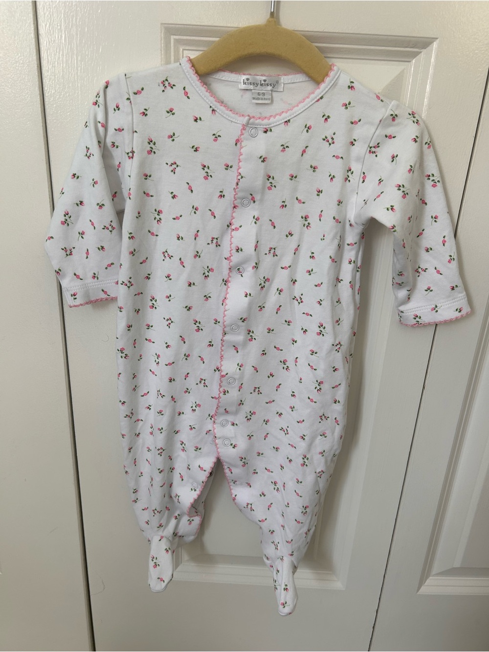 Kissy Kissy white footie sleeper rose print pink details Pima Cotton 6-9 months